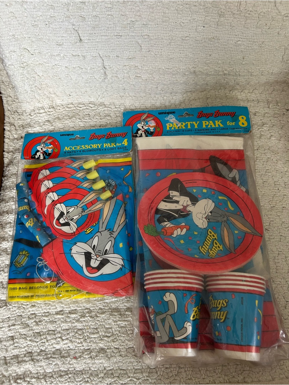 Vtg Warner Bros 1989 Bugs Bunny Bday Party Pak for 8 & Accessory Pak for 4 NOS